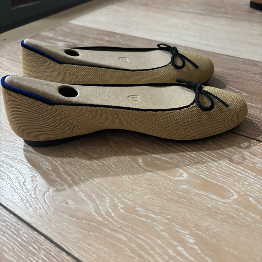 Rothy’s“The Ballet Flat” Size 6.5 Beige & Black NWOT